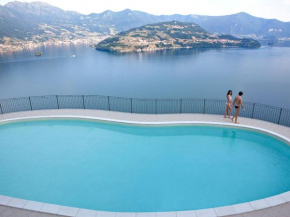 Cherubino - stunning lake view with swimming pool in Parzanica